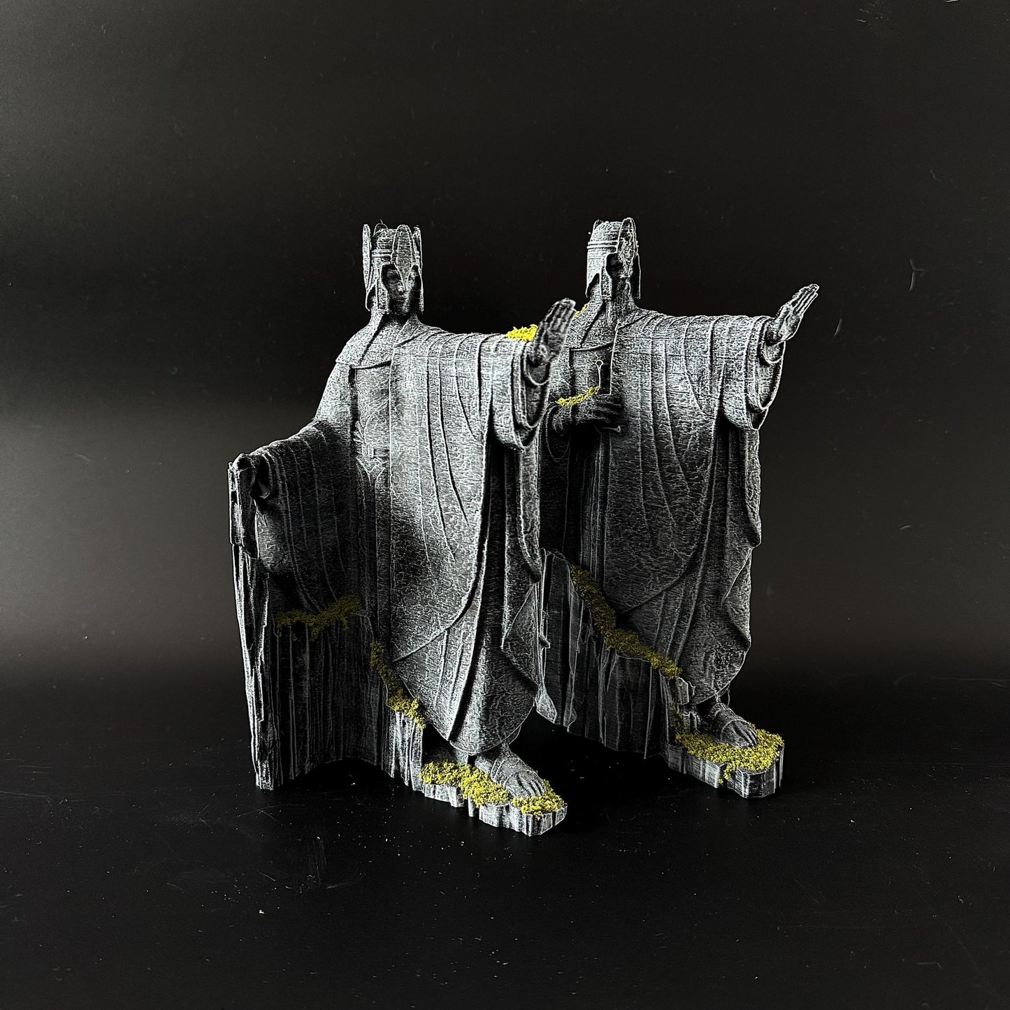 Argonath Statues - Epic Stone Style Figurines - Argonath Monuments - Lord of the Rings - Middle Earth - Ring - Bookend Like - Decoration
