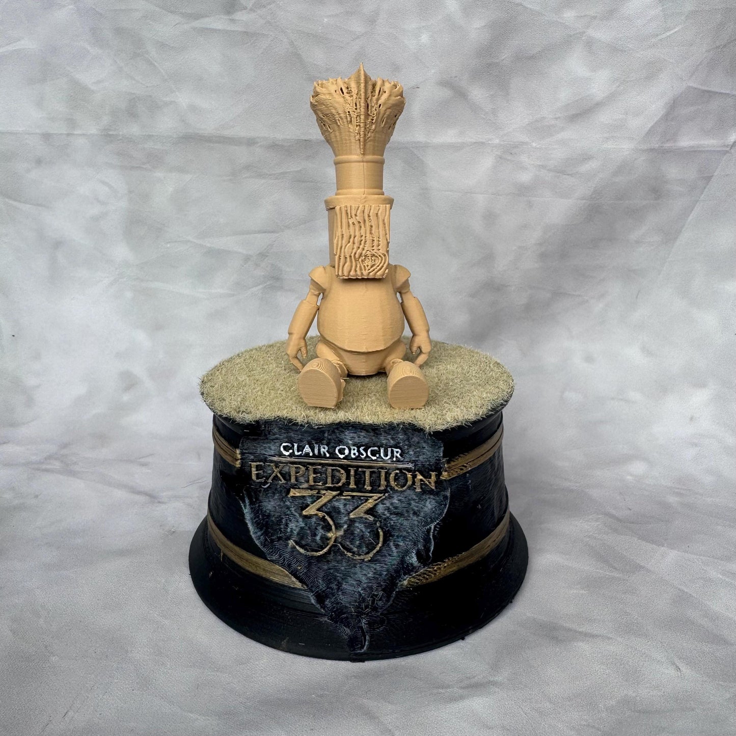 Gestral from Expedition 33 Clair Obscur with articulated legs home decore figurine