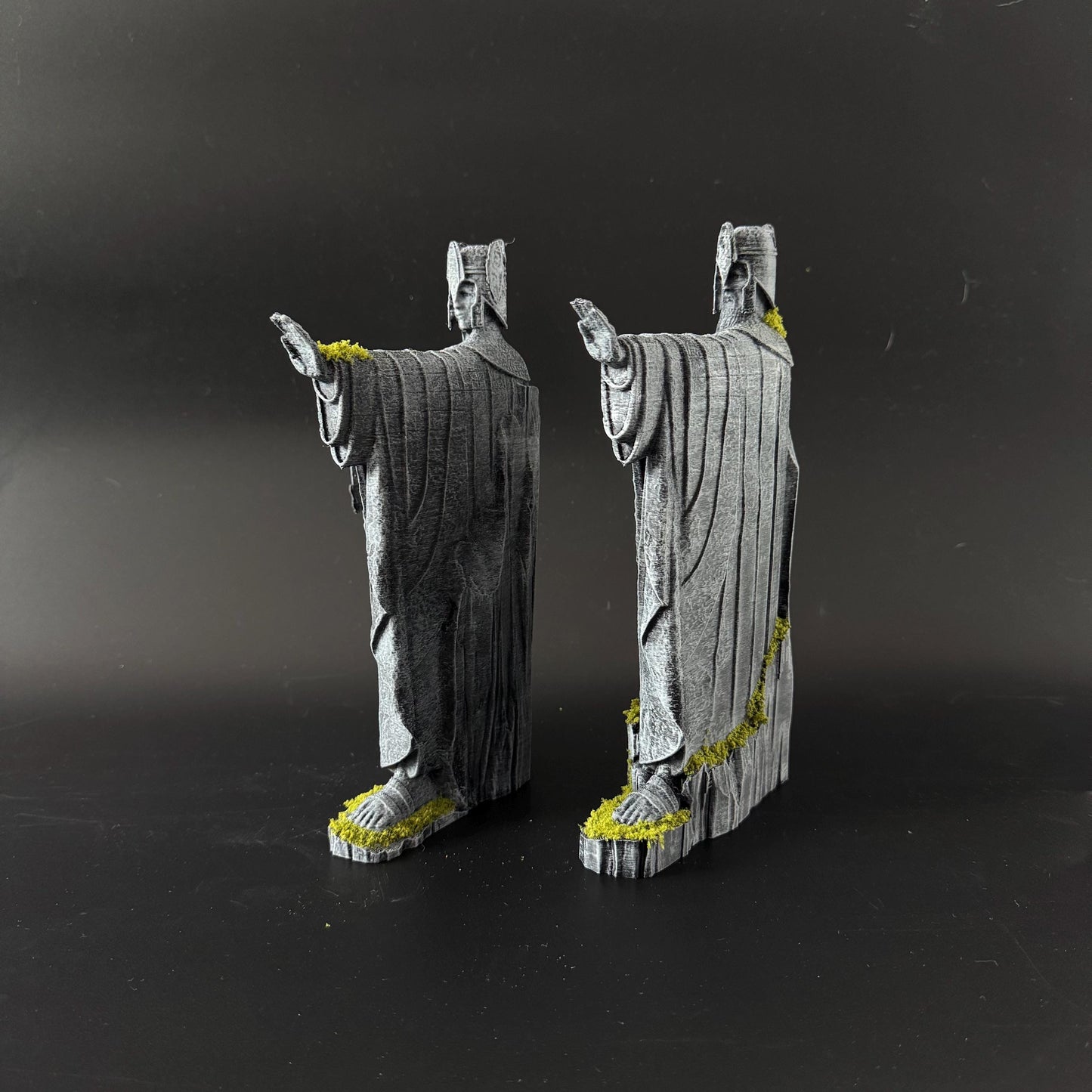 Argonath Statues - Epic Stone Style Figurines - Argonath Monuments - Lord of the Rings - Middle Earth - Ring - Bookend Like - Decoration