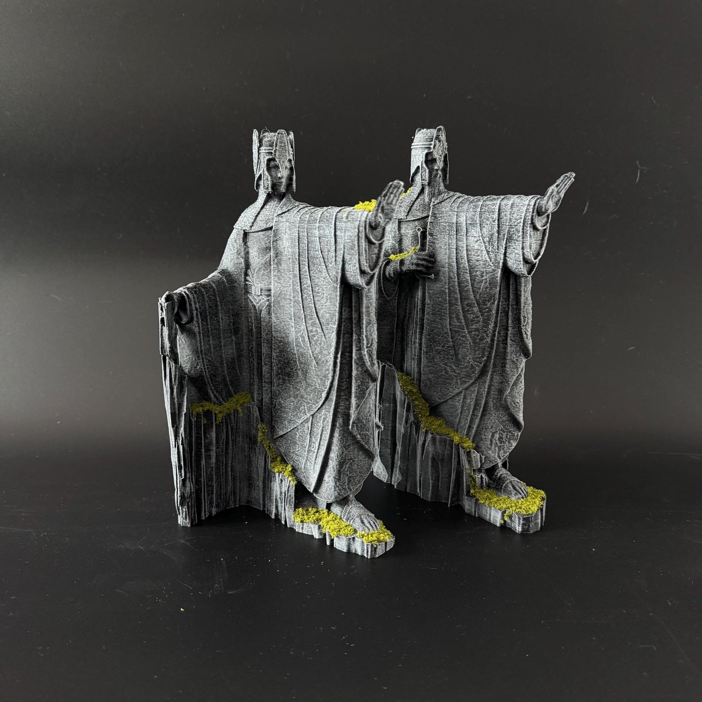 Argonath Statues - Epic Stone Style Figurines - Argonath Monuments - Lord of the Rings - Middle Earth - Ring - Bookend Like - Decoration