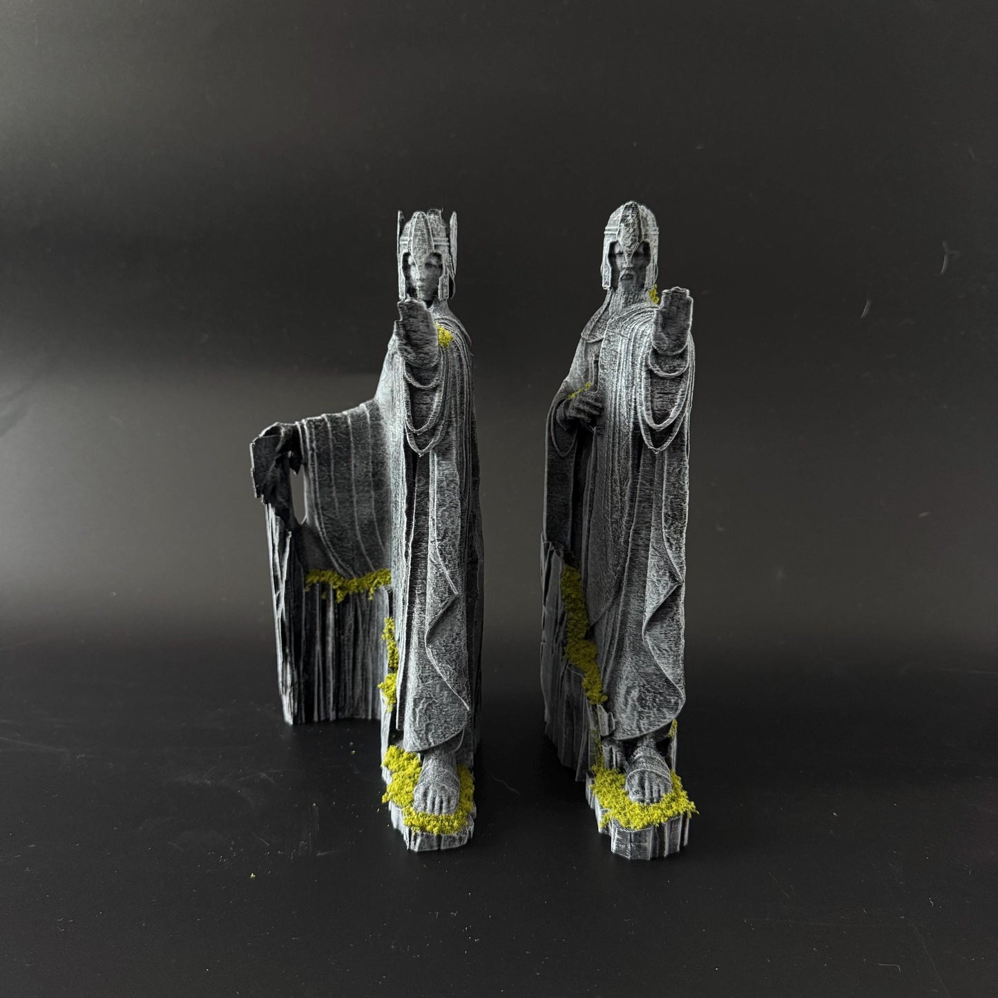 Argonath Statues - Epic Stone Style Figurines - Argonath Monuments - Lord of the Rings - Middle Earth - Ring - Bookend Like - Decoration