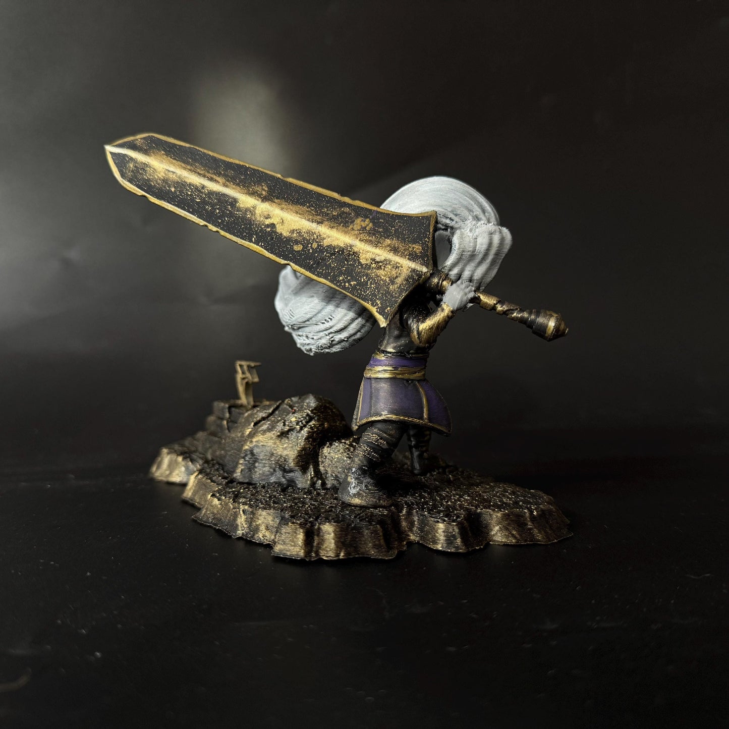 Simon-Inspired Figurine | Clair Obscur Expedition 33 Fan Art | Hand Painted Fantasy Statue & Glowing Eyes