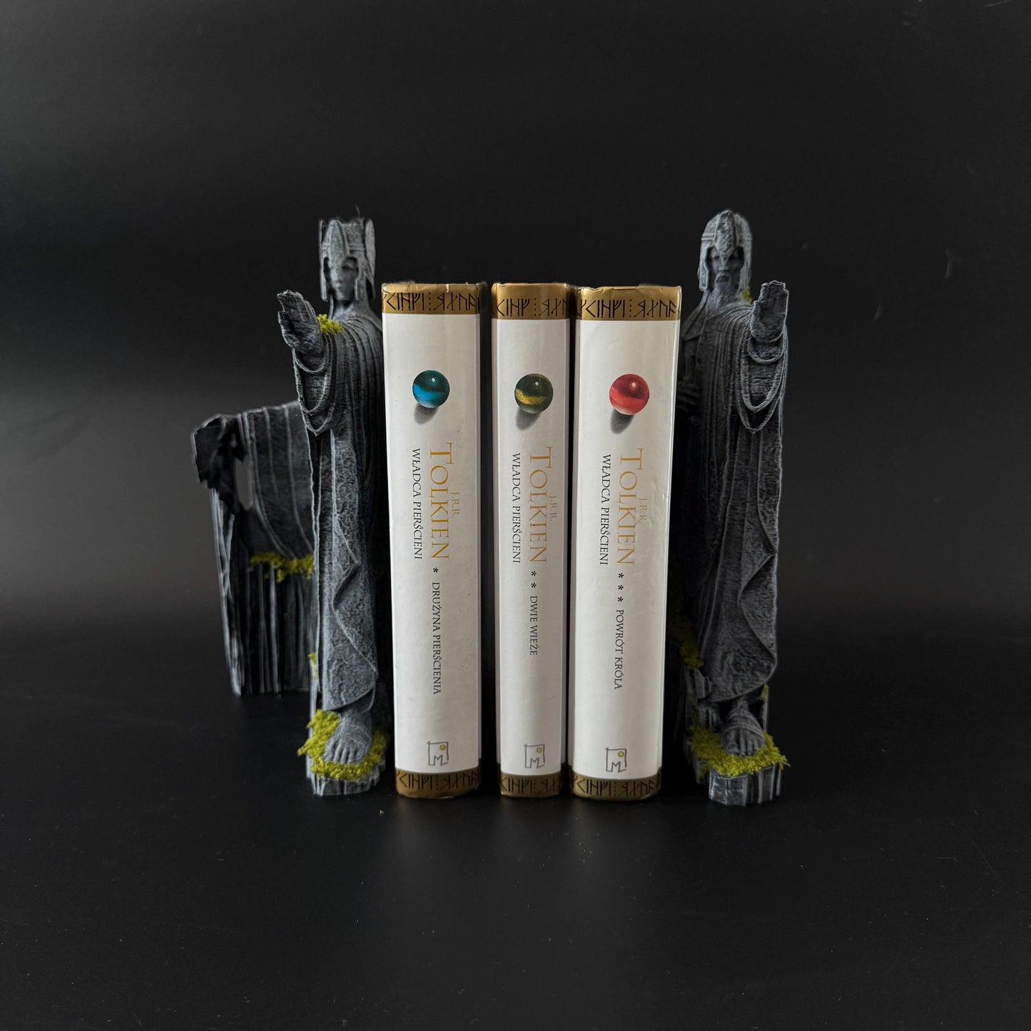Argonath Statue Bookends: Stone-Style Lord of the Rings Decor