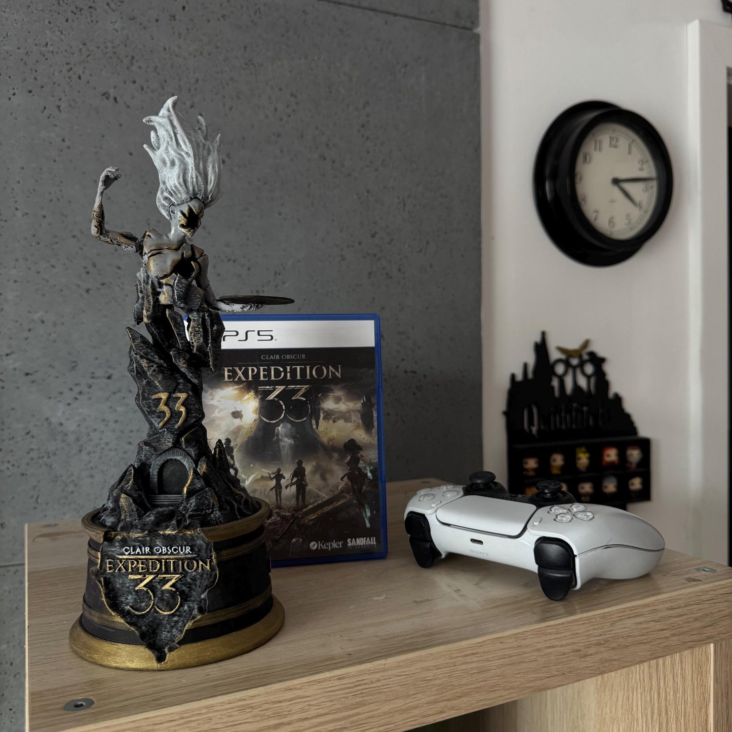 Hand-Painted 3D Printed Monolith Figurine - Clair Obscur Expedition 33 Inspired - Alternative Funart version.