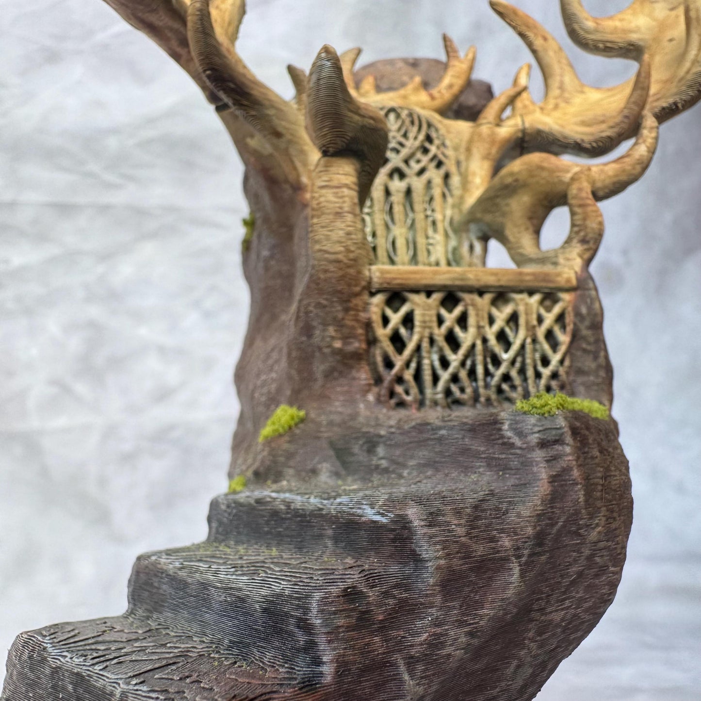 Thranduil Throne Diorama: Hand-Painted Elvenking Figurine