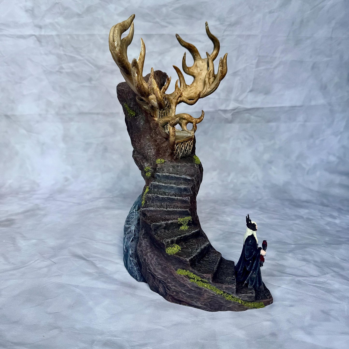 Thranduil Throne Diorama: Hand-Painted Elvenking Figurine