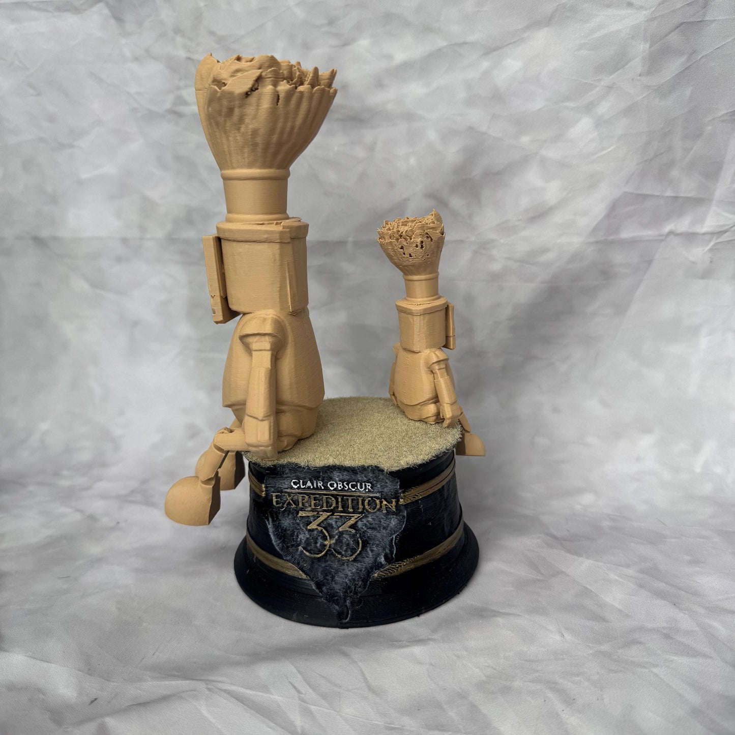 Gestral from Expedition 33 Clair Obscur with articulated legs home decore figurine