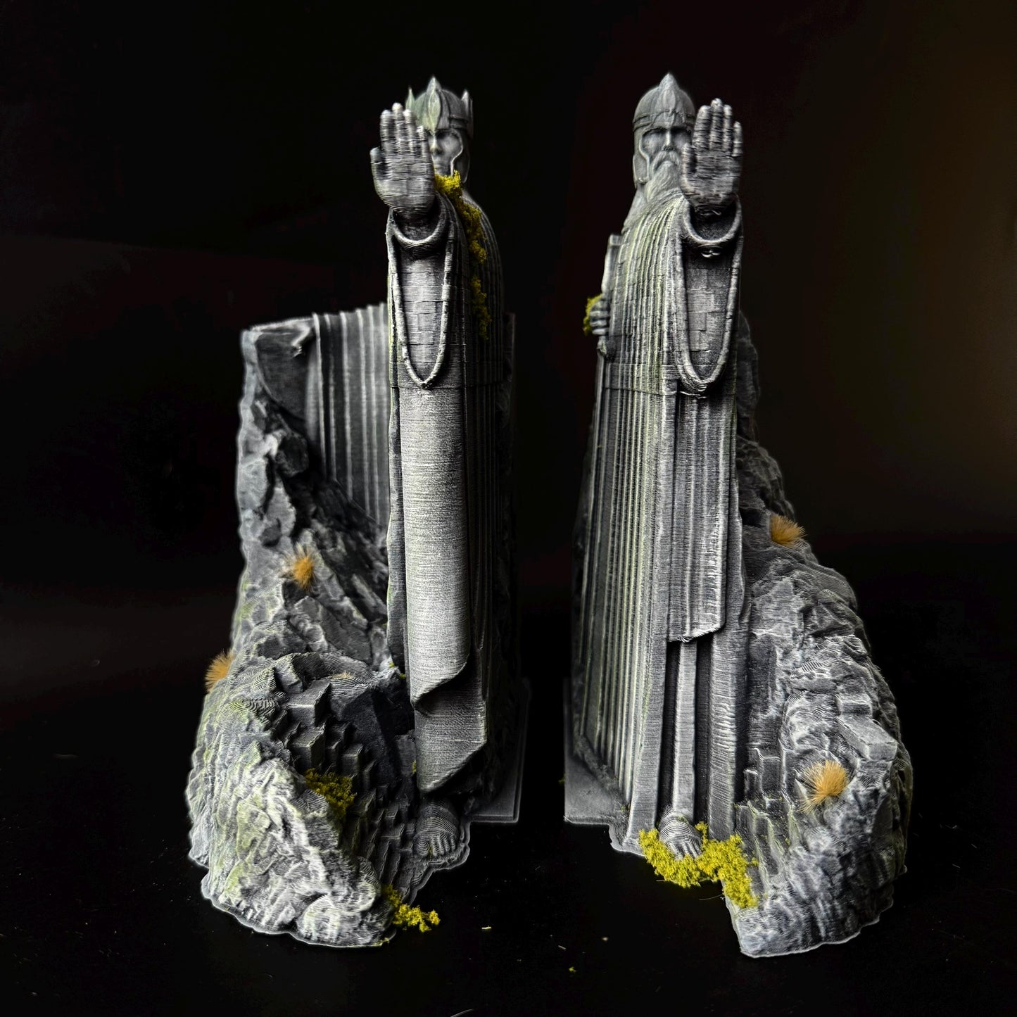 Lord of the Rings Inspired Argonath Statues: Handcrafted Stone-Effect Shelf Decor