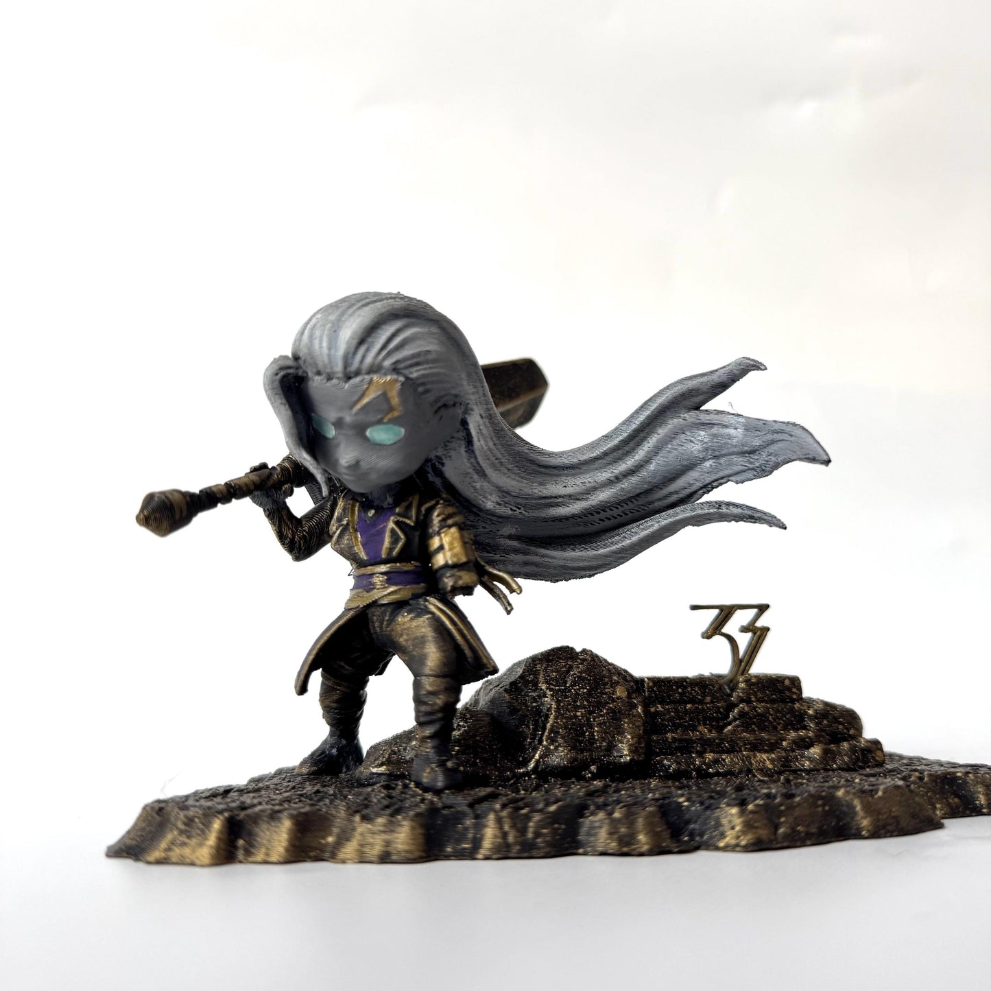 Simon-Inspired Figurine | Clair Obscur Expedition 33 Fan Art | Hand Painted Fantasy Statue & Glowing Eyes