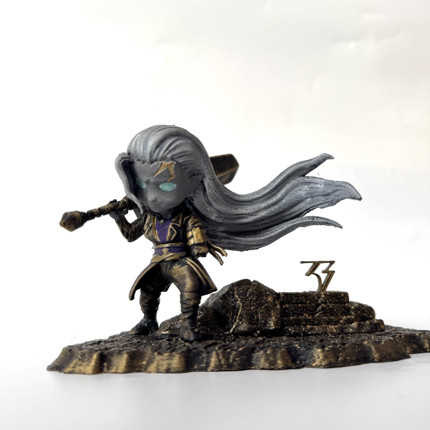 Simon-Inspired Figurine | Clair Obscur Expedition 33 Fan Art | Hand Painted Fantasy Statue & Glowing Eyes