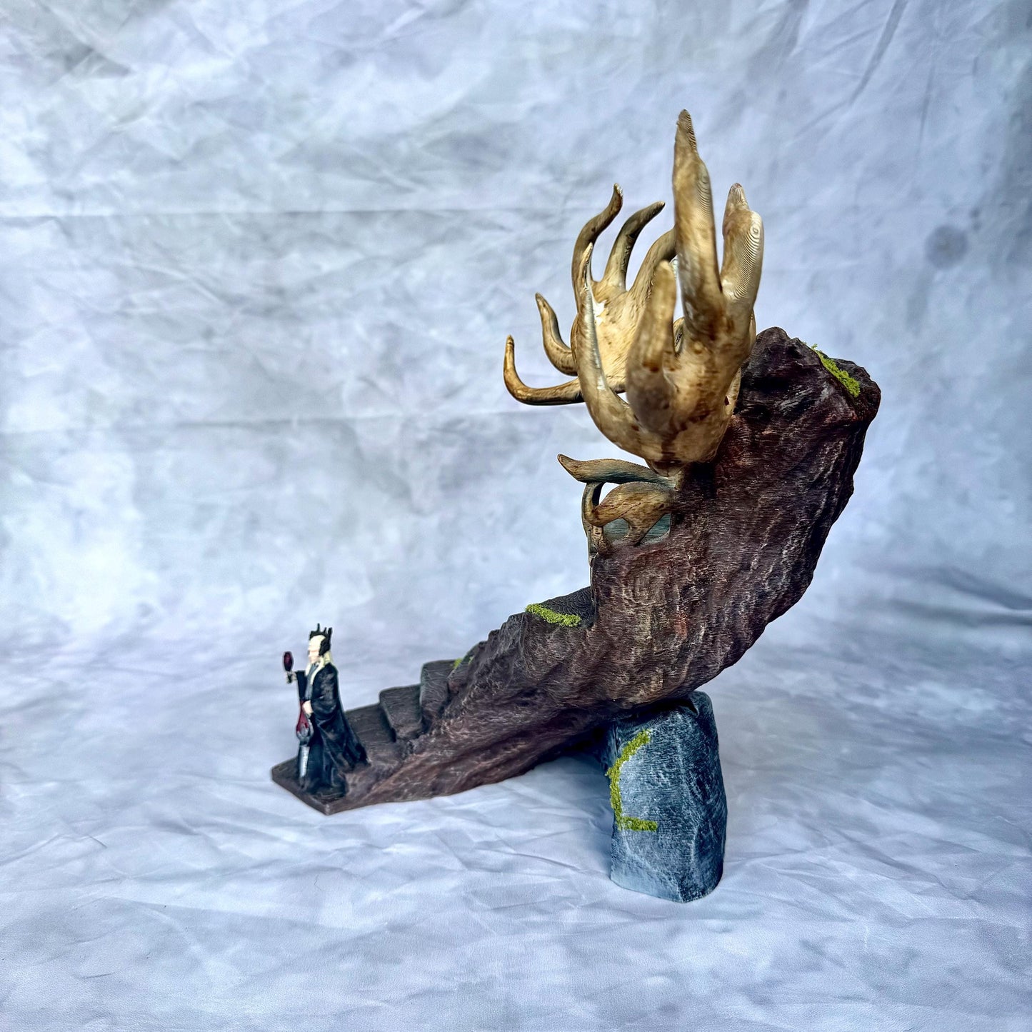 Thranduil Throne Diorama: Hand-Painted Elvenking Figurine